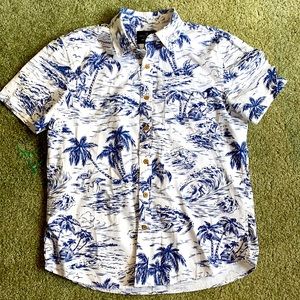 American Eagle Button Up